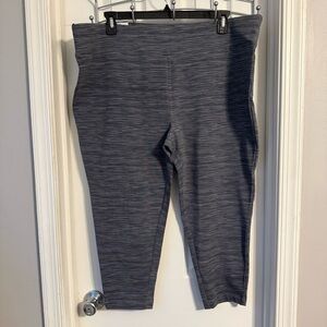 Terra & Sky women’s capris